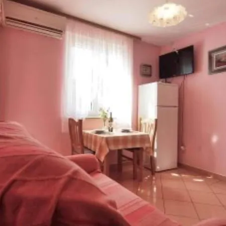 Stefani - One Bedroom With Garden Terrace A3 *